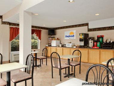 Days Inn & Suites By Wyndham Groton Near The Casinos Exteriér fotografie